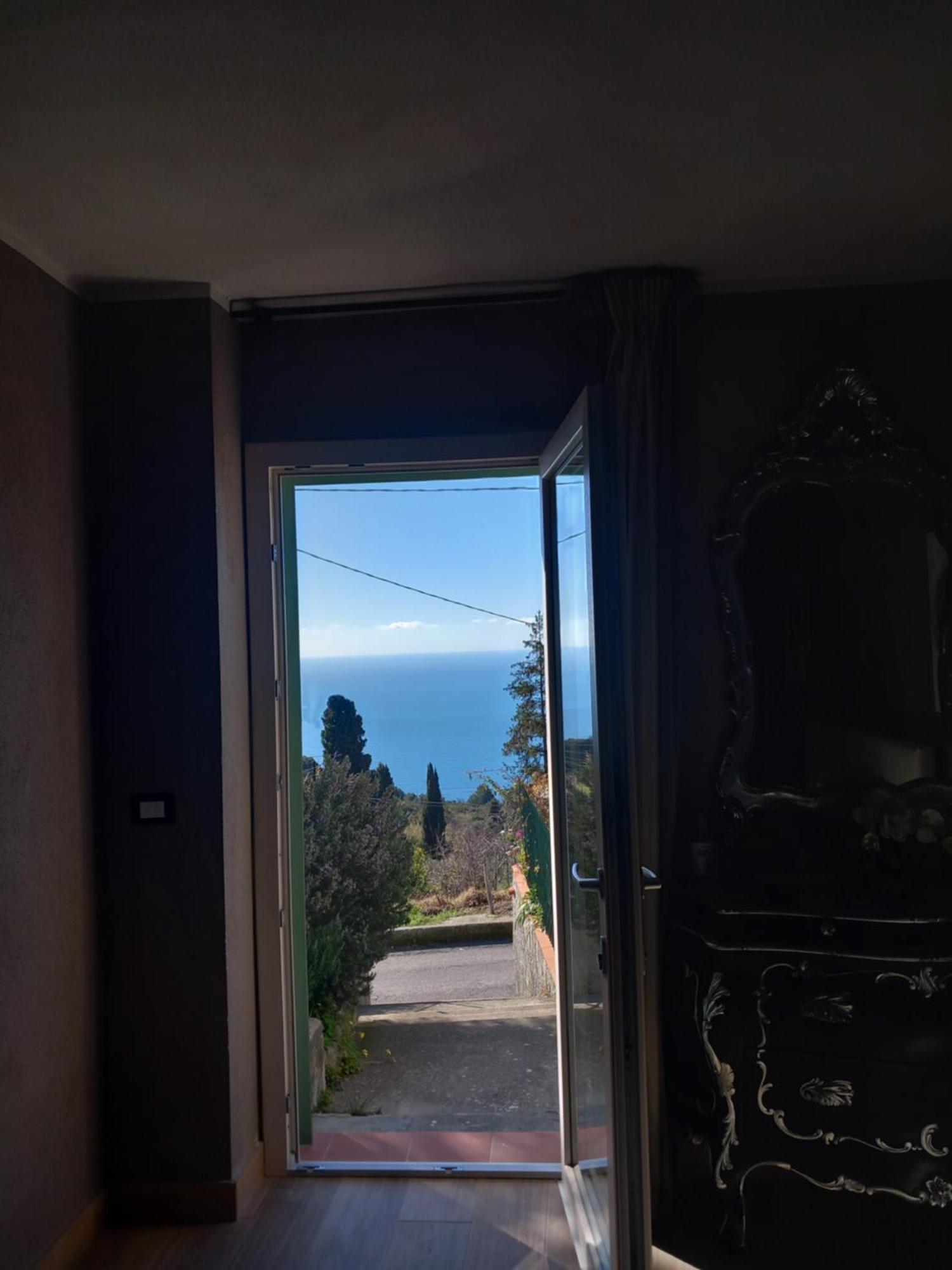 Dolci Risvegli Appartamento Vista Mare Ventimiglia Værelse billede