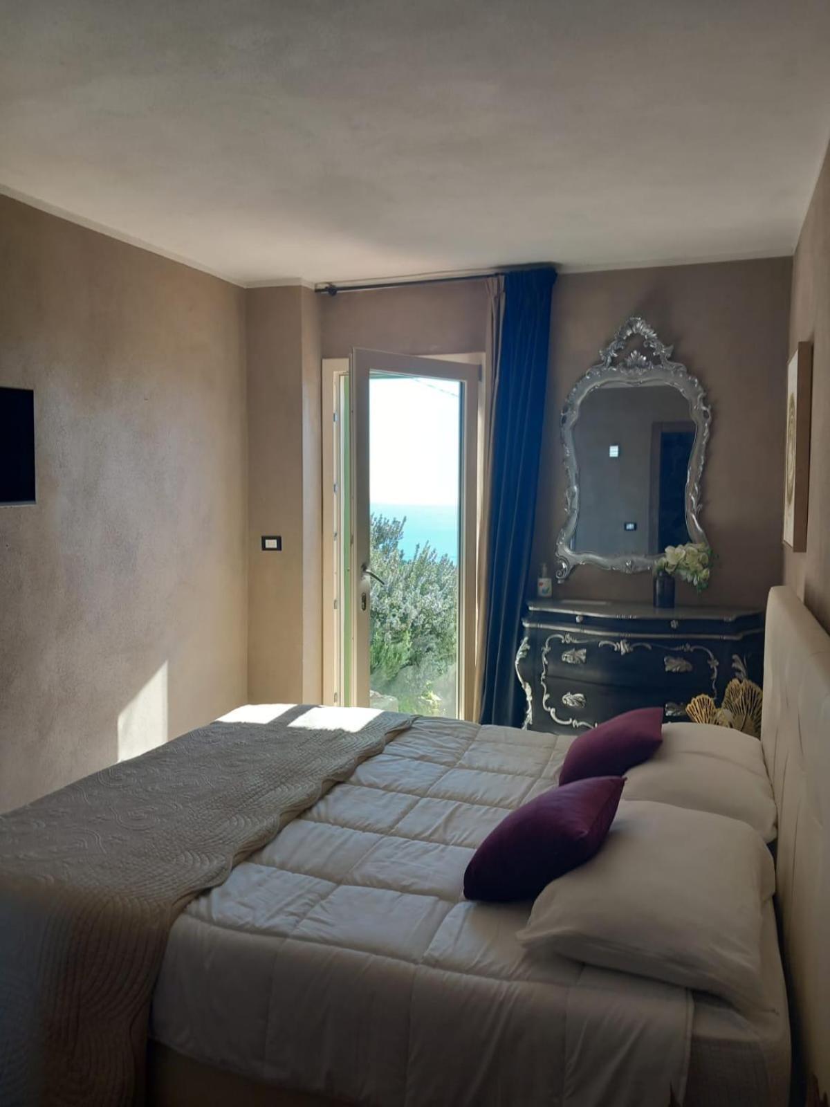 Dolci Risvegli Appartamento Vista Mare Ventimiglia Værelse billede
