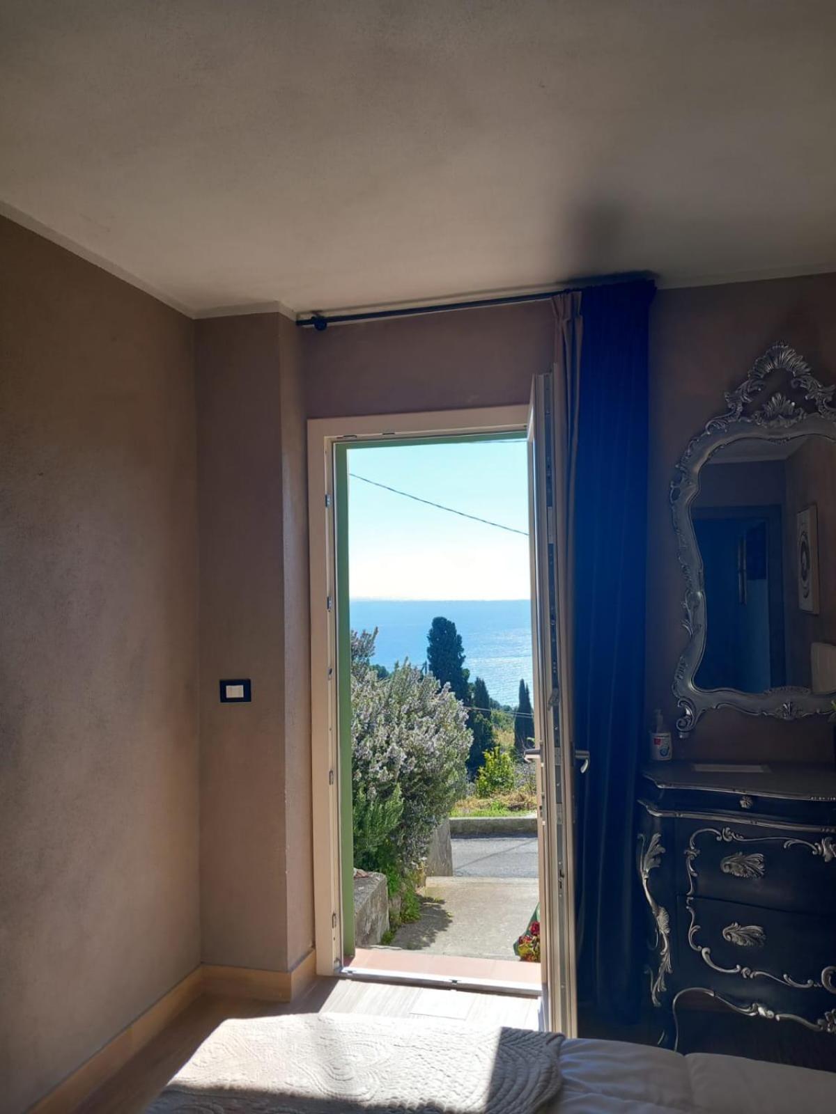 Dolci Risvegli Appartamento Vista Mare Ventimiglia Værelse billede